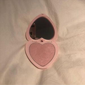 LE Colourpop Highlighter “Love Struck”
